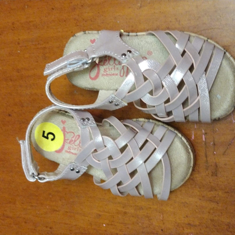 Sandals 5c